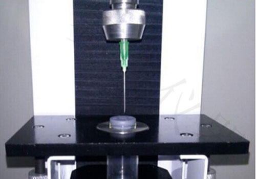 賽成MED-02醫(yī)藥包裝性能測試儀配置穿刺力夾具測試丁基膠塞穿刺力試驗過程圖示 賽成MED-02醫(yī)藥包裝性能測試儀配置穿刺力夾具測試丁基膠塞穿刺力試驗過程圖示